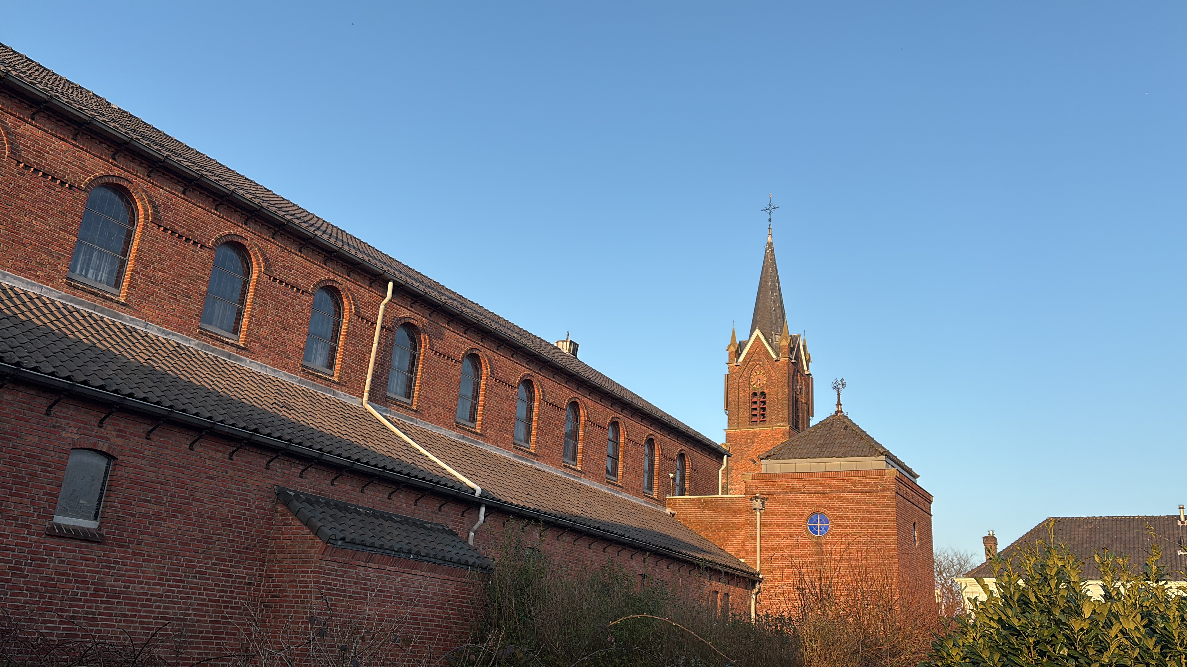 Achterkant van het gebouw